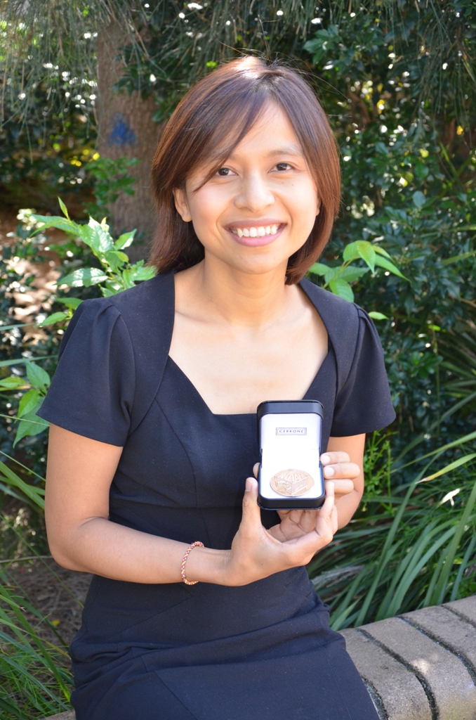 NThamwattanaJHMedal.jpg